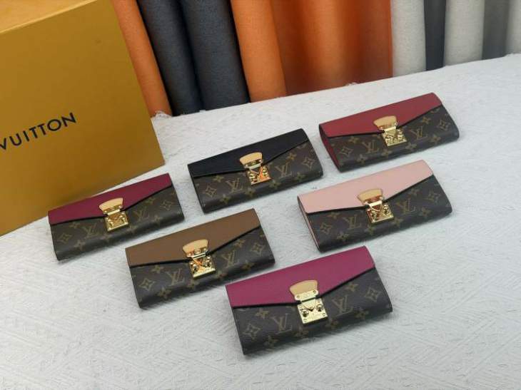 Picture of Louis Vuitton Wallets _SKUfw221566550fw